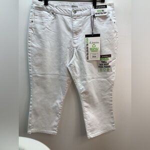 D. Jeans Size 16 White Recycled Twill High Waist Pedal Pushers. New With Tags